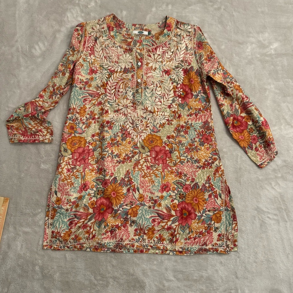 Dolma Silk tunic embroidered floral top small